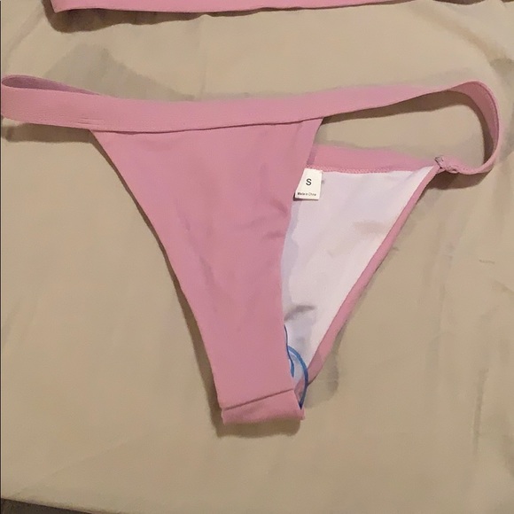 Bikini - Picture 2 of 2